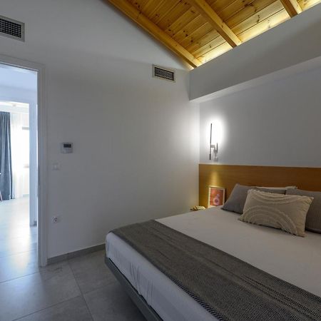 Lithos Retreat 2 Apartment Каламата Екстериор снимка