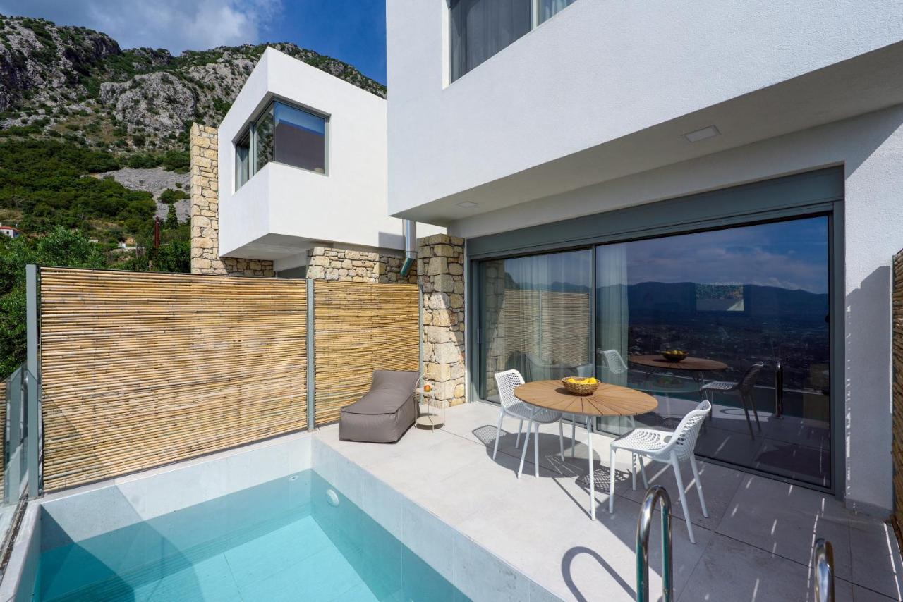 Lithos Retreat 2 Apartment Каламата Екстериор снимка