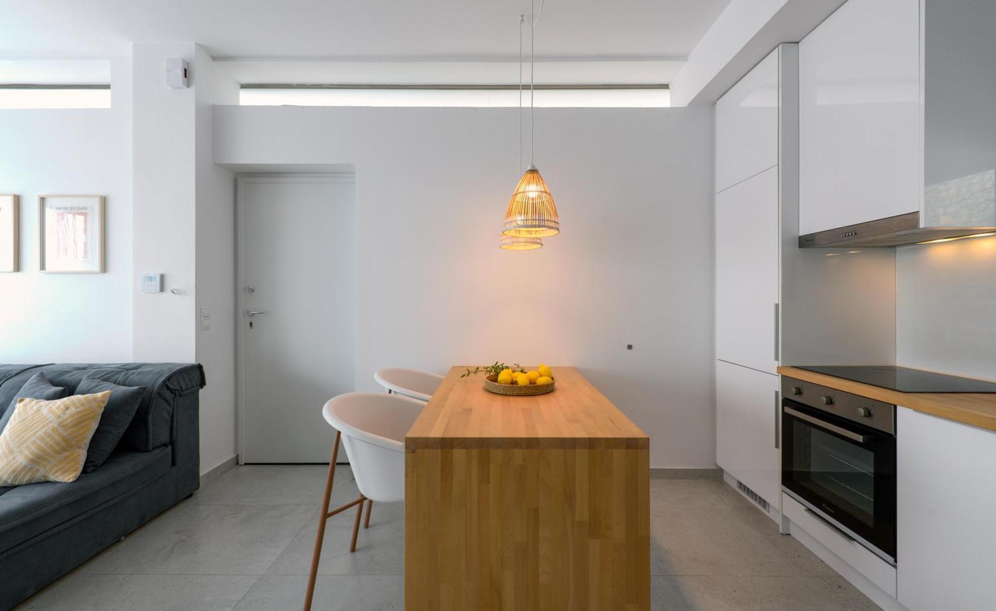 Lithos Retreat 2 Apartment Каламата Екстериор снимка