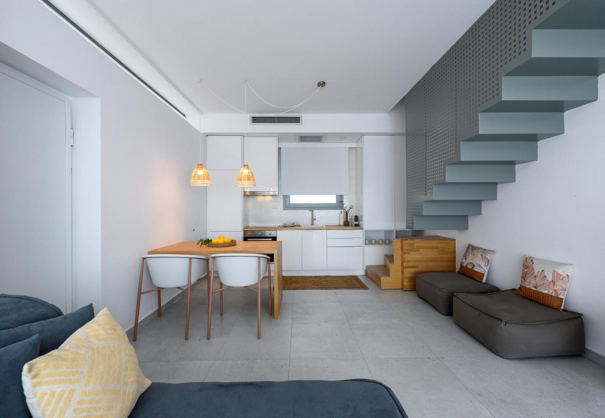 Lithos Retreat 2 Apartment Каламата Екстериор снимка