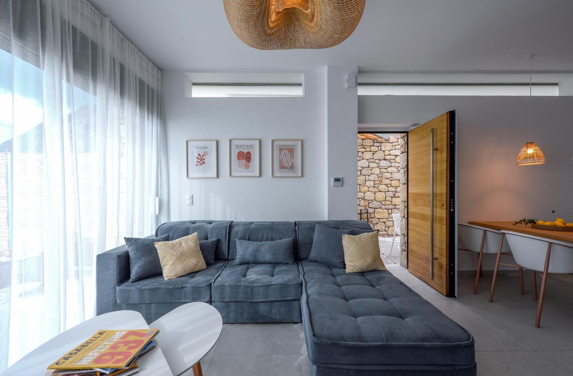 Lithos Retreat 2 Apartment Каламата Екстериор снимка
