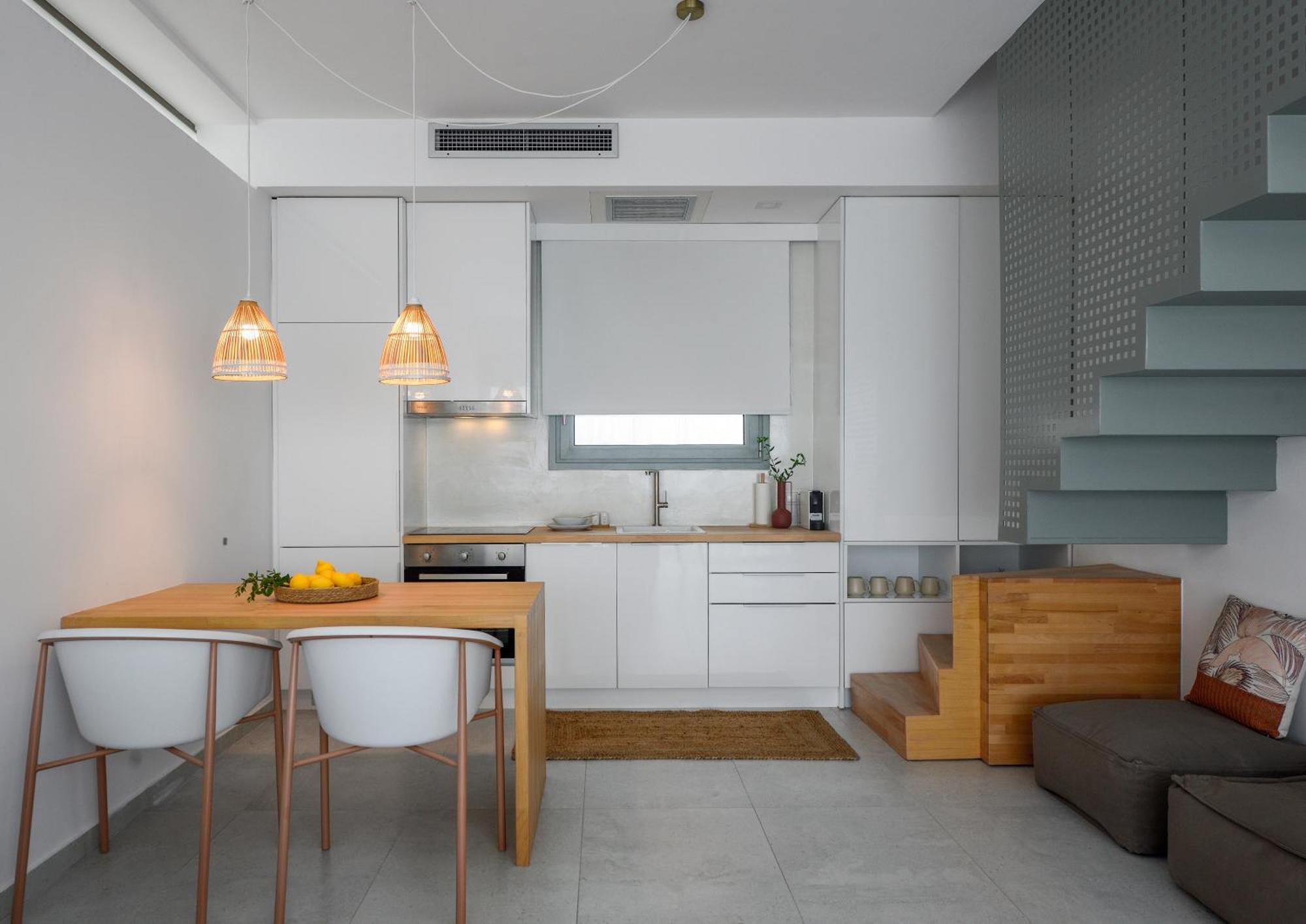 Lithos Retreat 2 Apartment Каламата Екстериор снимка
