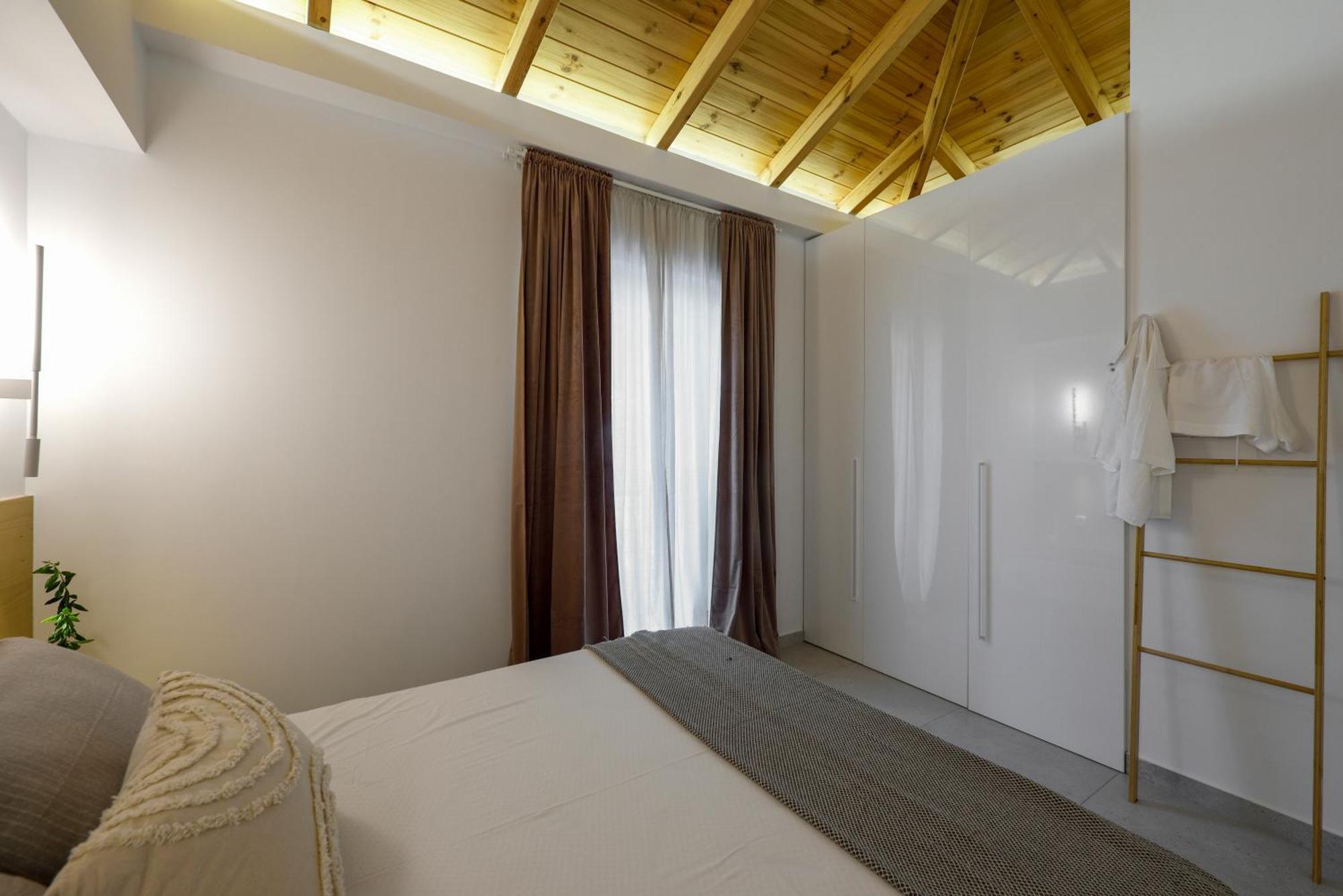Lithos Retreat 2 Apartment Каламата Екстериор снимка